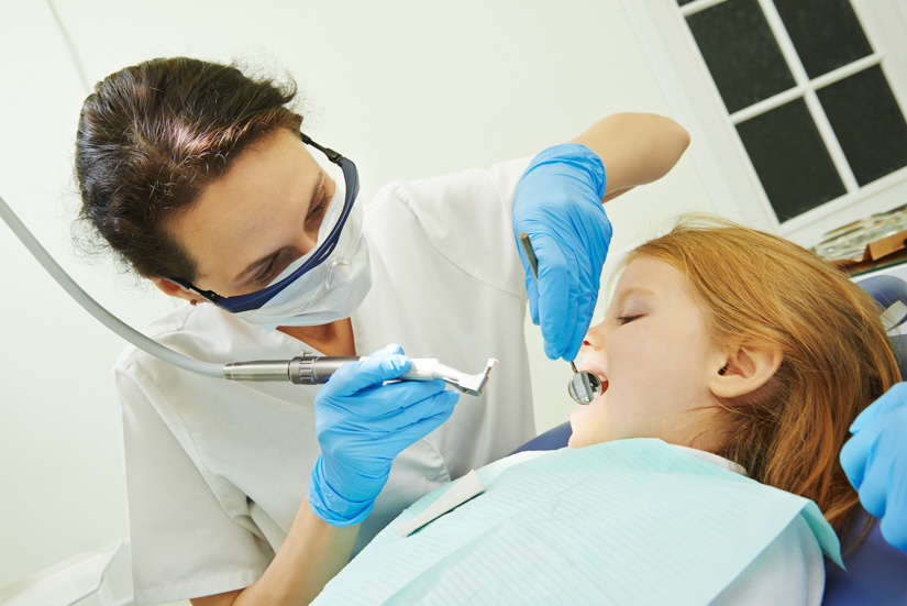 Studie untersucht Zwangshaltungen in der Zahnmedizin