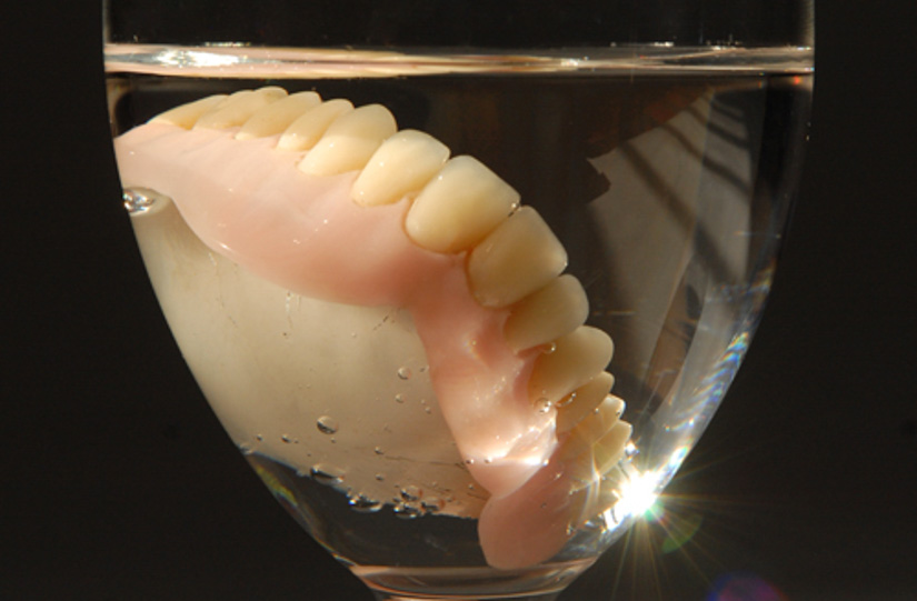 Zahnprothese im Krankenhaus verschwunden - Schadensersatzklage abgewiesen