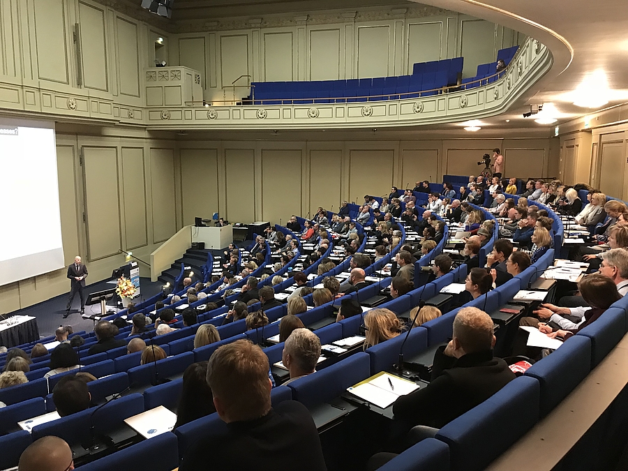 „THEORIE trifft PRAXIS – Alles klasse, oder was?“
