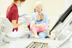 Der erste Zahnarztbesuch: Vier Dinge, auf die es dabei ankommt