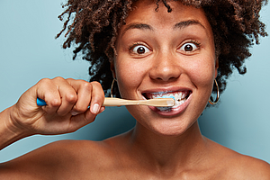 Patienteninfo: Was ist drin in der Zahnpasta?