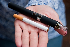 E-Zigaretten: Kontakt mit Werbung erhöht Probierwahrscheinlichkeit um 142 Prozent!