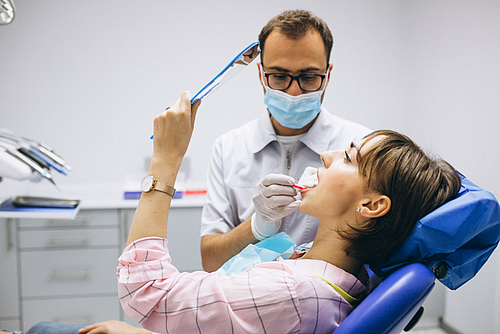 Patienteninfo: Termine beim Zahnarzt unbedingt wahrnehmen!: Dents.de