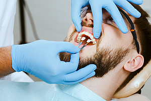 Wie wird man Spezialistin für Ästhetische Zahnheilkunde?