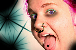 Körperschmuck, Piercings und Ähnliches in einer Zahnarztpraxis