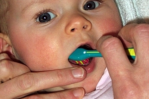 Mit Kleinkind in die Zahnarztpraxis 
