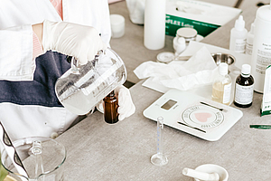 Corona-Engpass: Desinfektionsmittel aus dem Apotheken-Labor