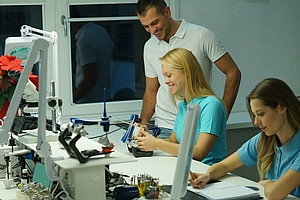 Gemeinsam moderne Aus- und Fortbildung der ZahntechnikerInnen gestalten