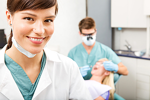 Einen Zahn zugelegt - Ausbildung für Zahnmedizinische Fachangestellte modernisiert