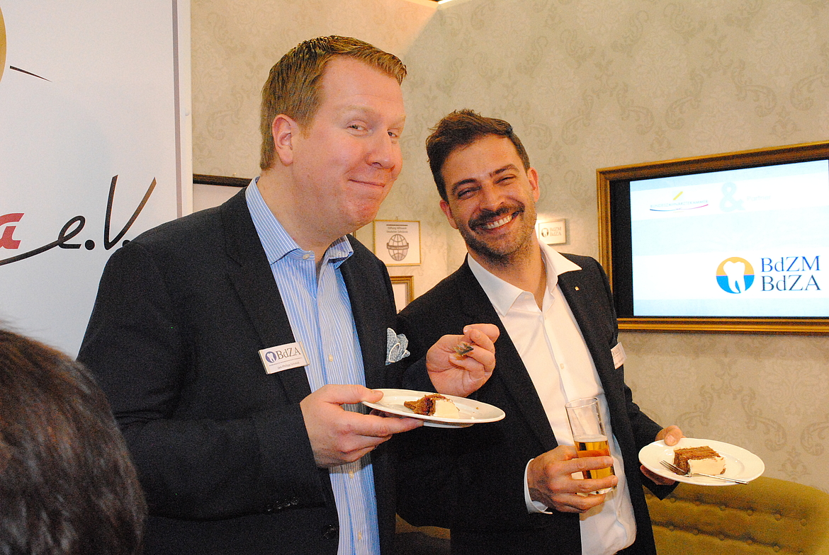 Jan-Philipp Schmidt, Past President BdZA und Ingmar Dobberstein, Vorsitzender des BdZA (Bildquelle: Dentista e.V.)