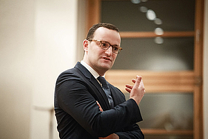 Die eGK bleibt - sagt Spahn