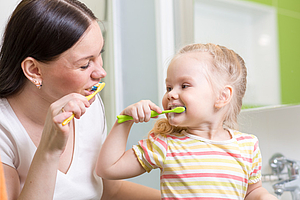 Für eine bessere Mundgesundheit von Mutter und Kind 