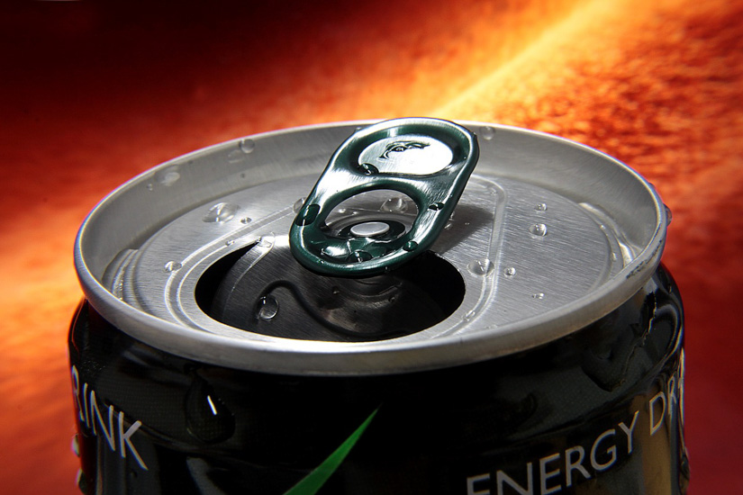 Zahnschmelzerosion: Energy-Drinks besonders aggressiv