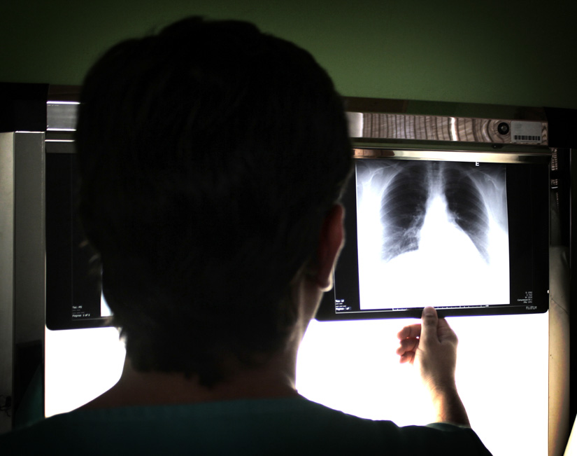 Zahnprothese während Koma vergessen? Patient klagt