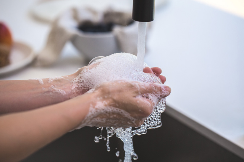 Händewaschen schützt vor Atemwegsinfektionen – auch mit Corona-Viren