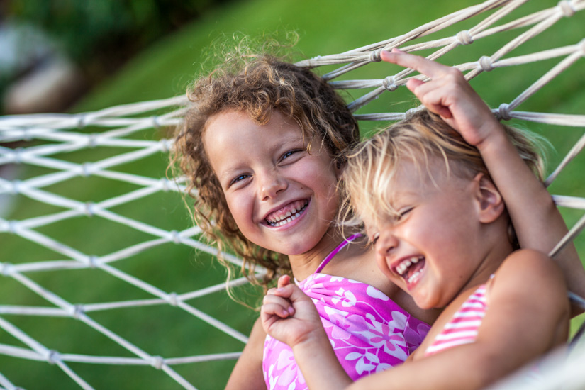 Patienteninfo: Gesunde Kinderzähne im Urlaub